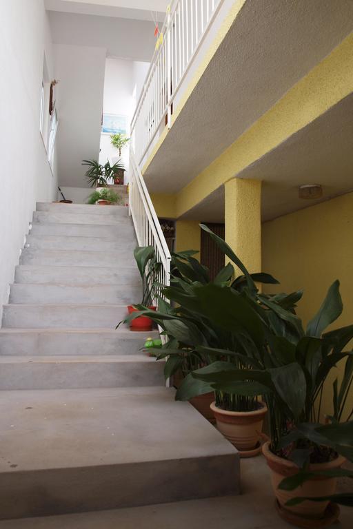 Apartments Viktorija Стариград-Пакленица Екстериор снимка