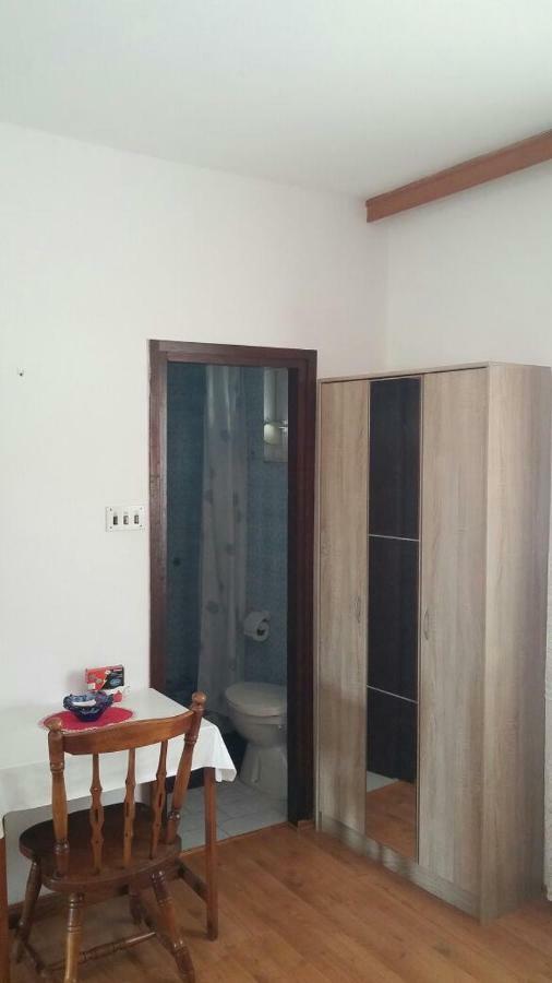 Apartments Viktorija Стариград-Пакленица Екстериор снимка