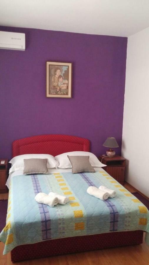 Apartments Viktorija Стариград-Пакленица Екстериор снимка