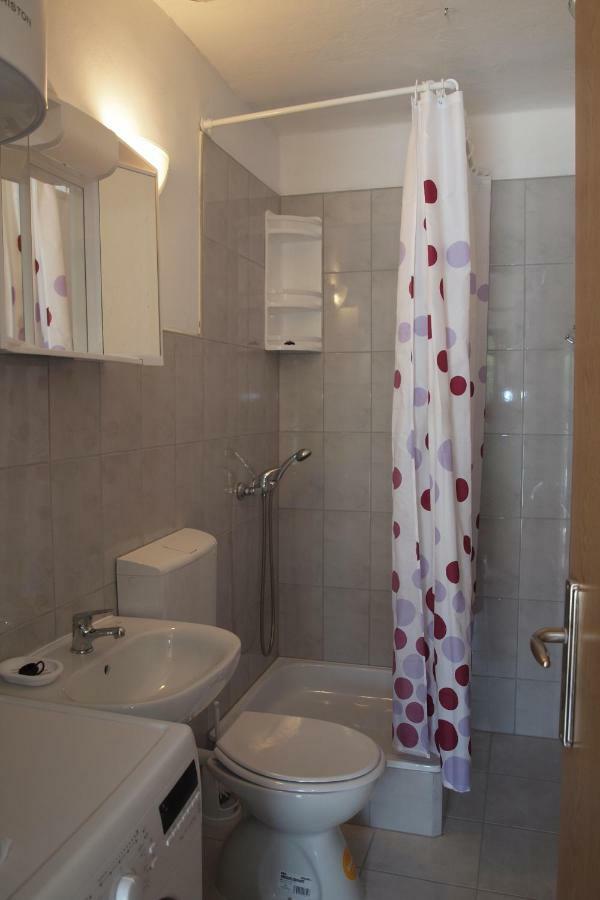 Apartments Viktorija Стариград-Пакленица Екстериор снимка