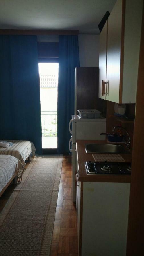 Apartments Viktorija Стариград-Пакленица Екстериор снимка