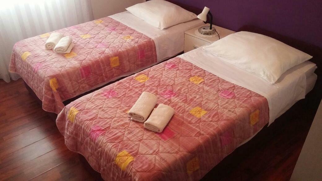 Apartments Viktorija Стариград-Пакленица Екстериор снимка