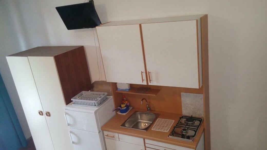 Apartments Viktorija Стариград-Пакленица Екстериор снимка